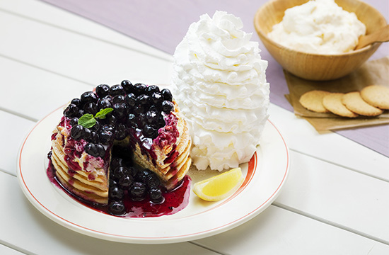パンケーキ 令和」最初のパンケーキは爽やかな甘みのブルーベリーが主役
