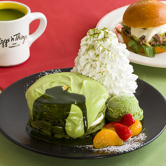 宇治抹茶ミルクミックス ハンバーガー Eggs 'n Things】新年を彩る、抹茶好きも必見の華やかなメニュー